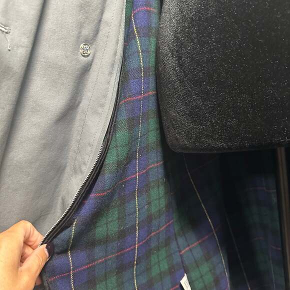 London Fog Women’s Vintage Trench-coat - Picture 8 of 13